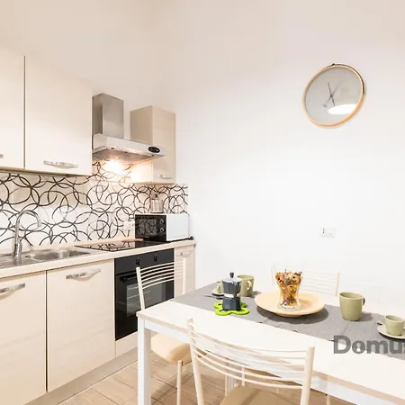 Superior House By Domusextra 아파트